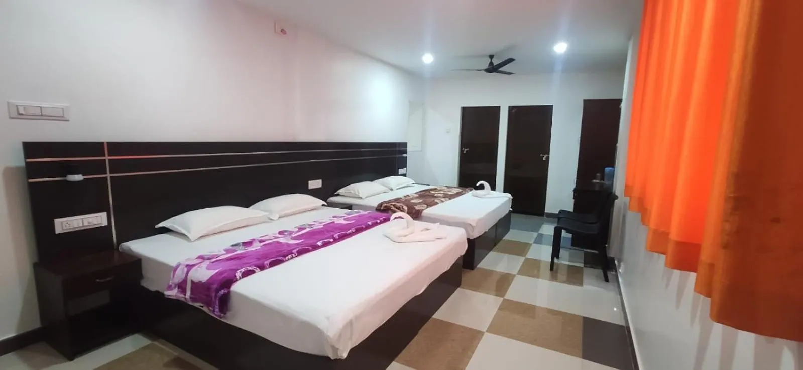 Breezevalley Resort מונאר הודו