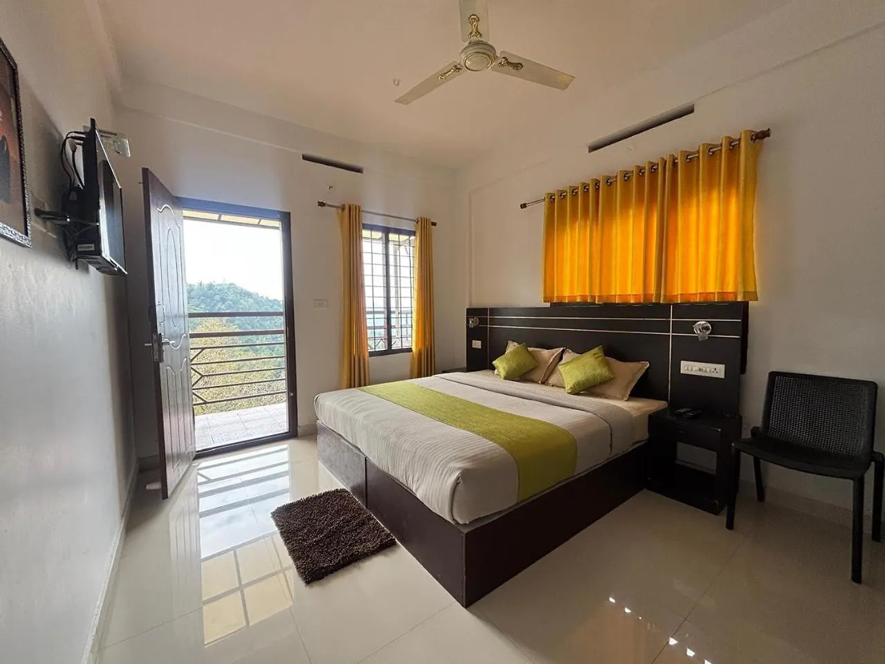 *** מלון Breezevalley Resort מונאר הודו